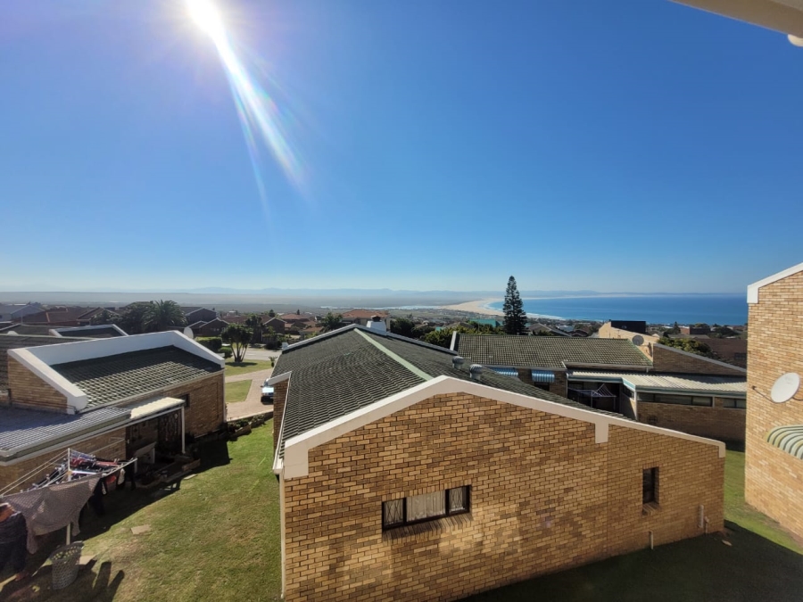 3 Bedroom Property for Sale in Wavecrest Eastern Cape